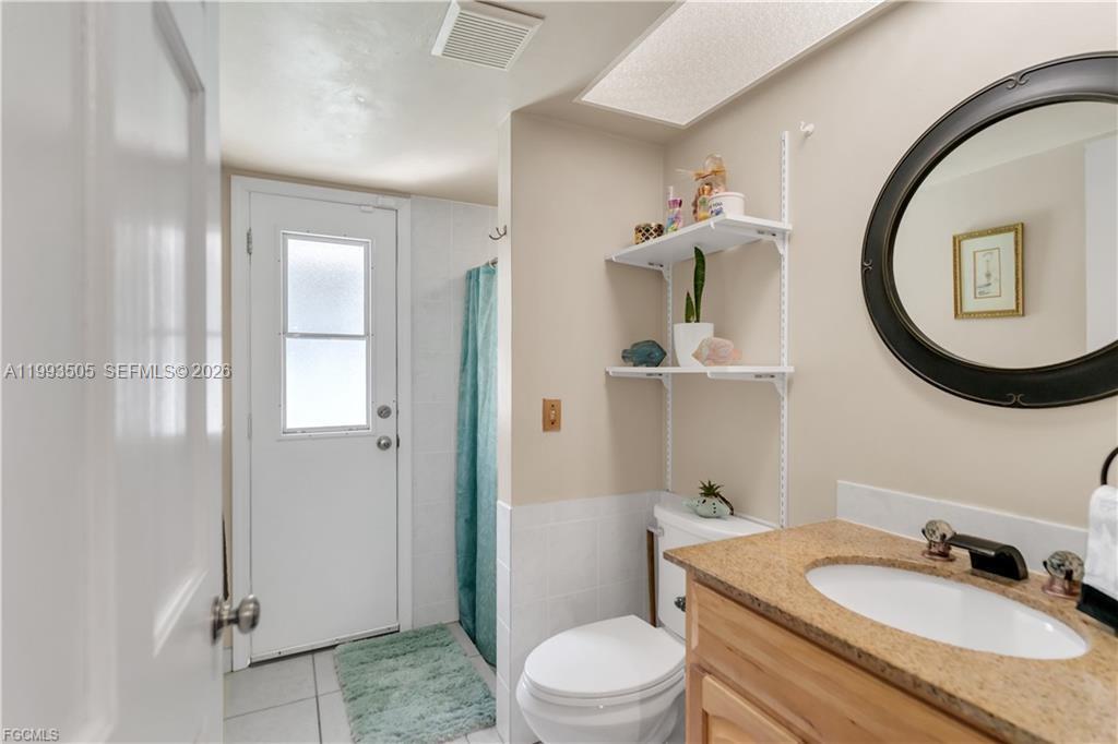 2504 E 7th St Lehigh Acres, FL 33936