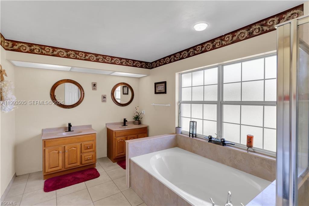 2504 E 7th St Lehigh Acres, FL 33936