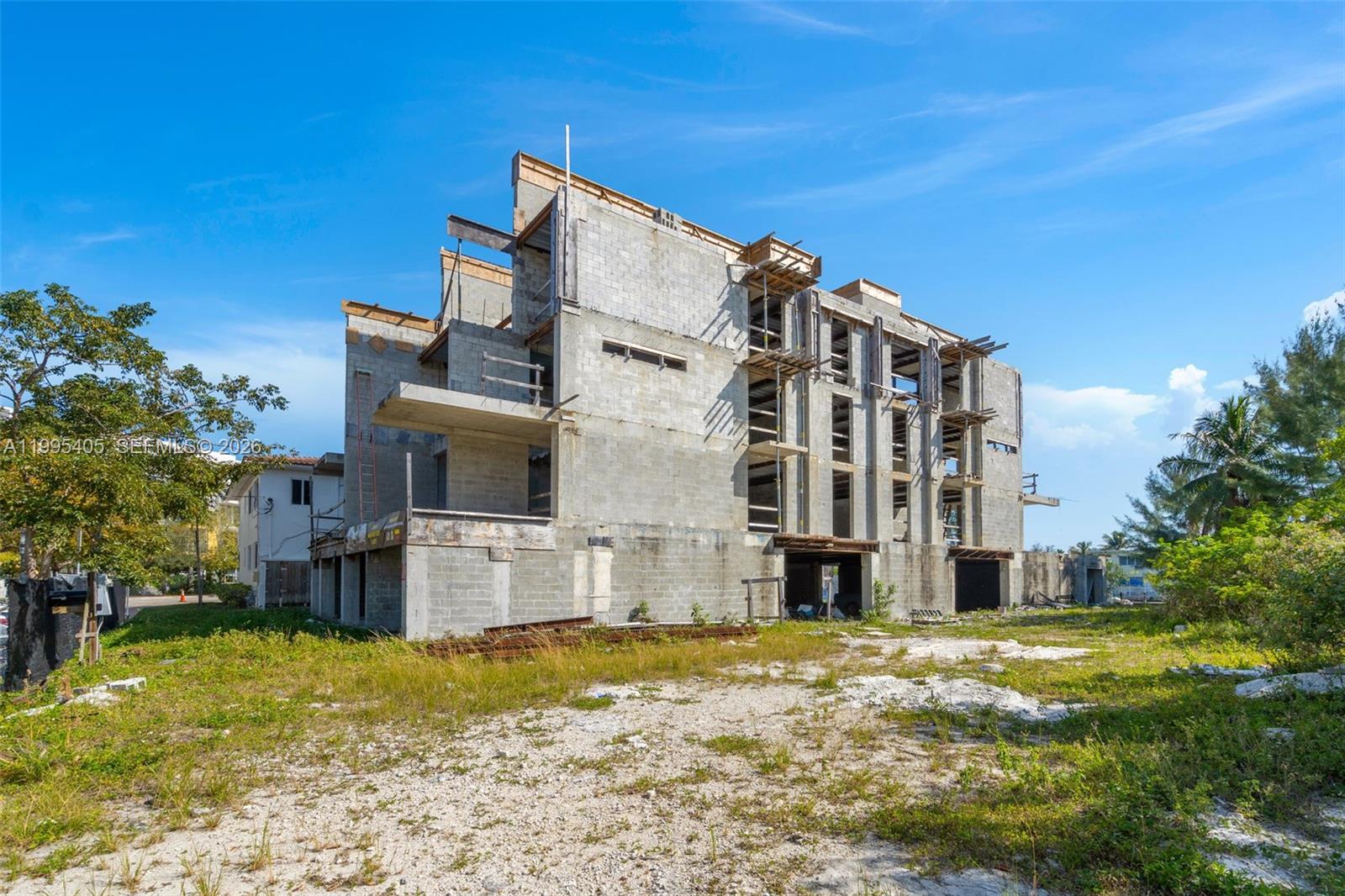 10 S Shore Dr Miami Beach, FL 33141