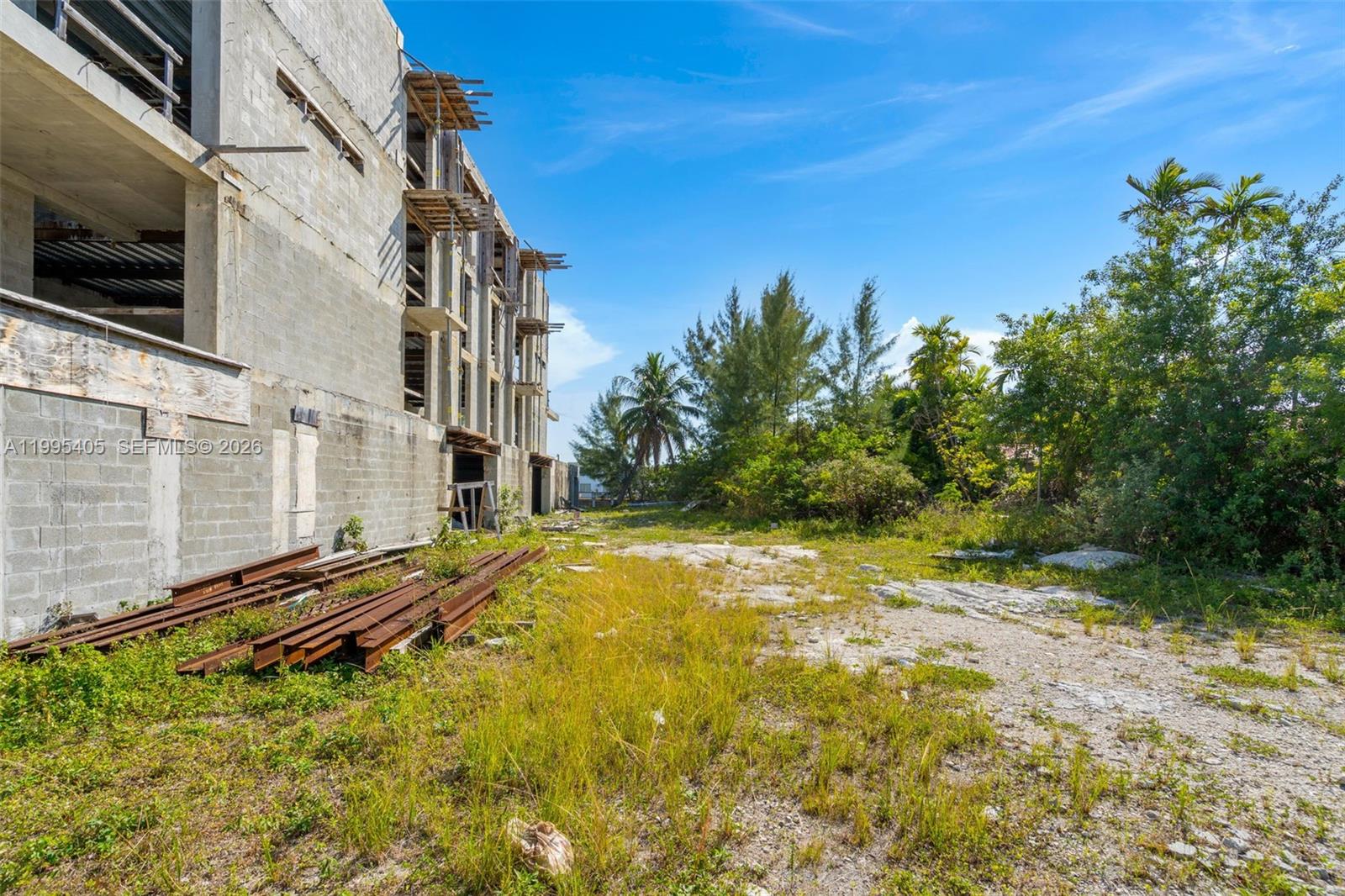 10 S Shore Dr Miami Beach, FL 33141