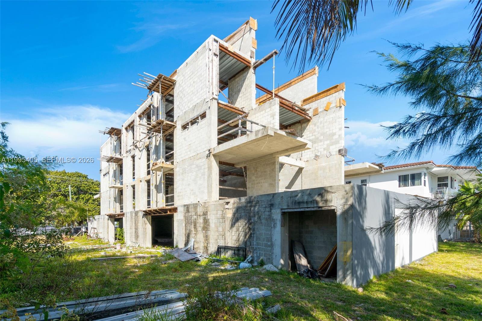 10 S Shore Dr Miami Beach, FL 33141