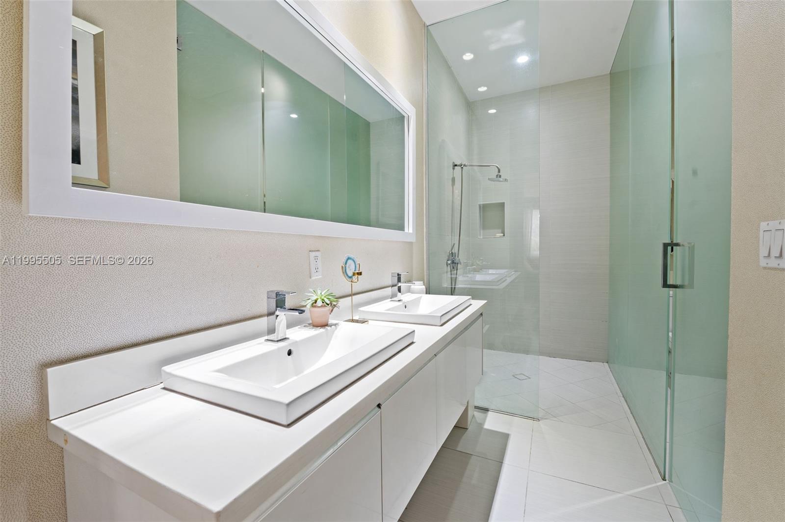 10305 NW 63rd Ter #105 Doral, FL 33178