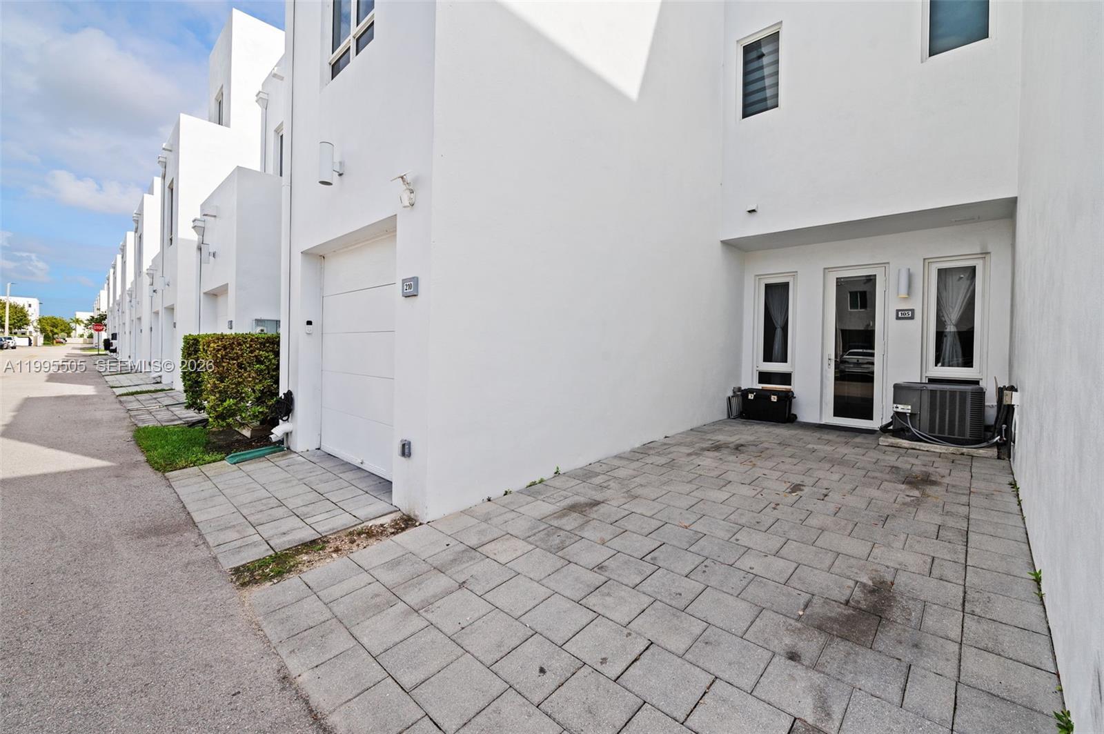 10305 NW 63rd Ter #105 Doral, FL 33178