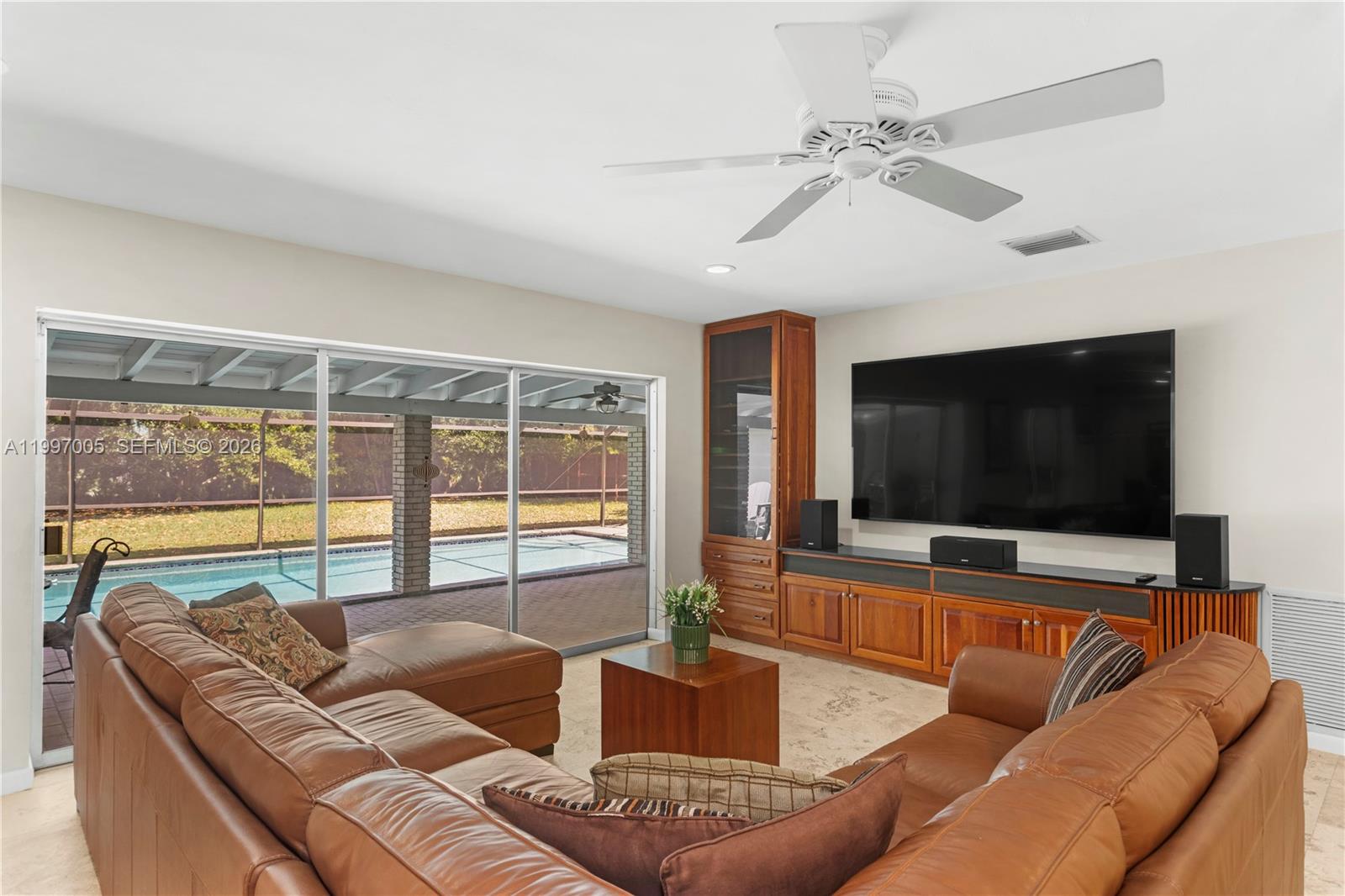 6845 SW 129th Ter Pinecrest, FL 33156