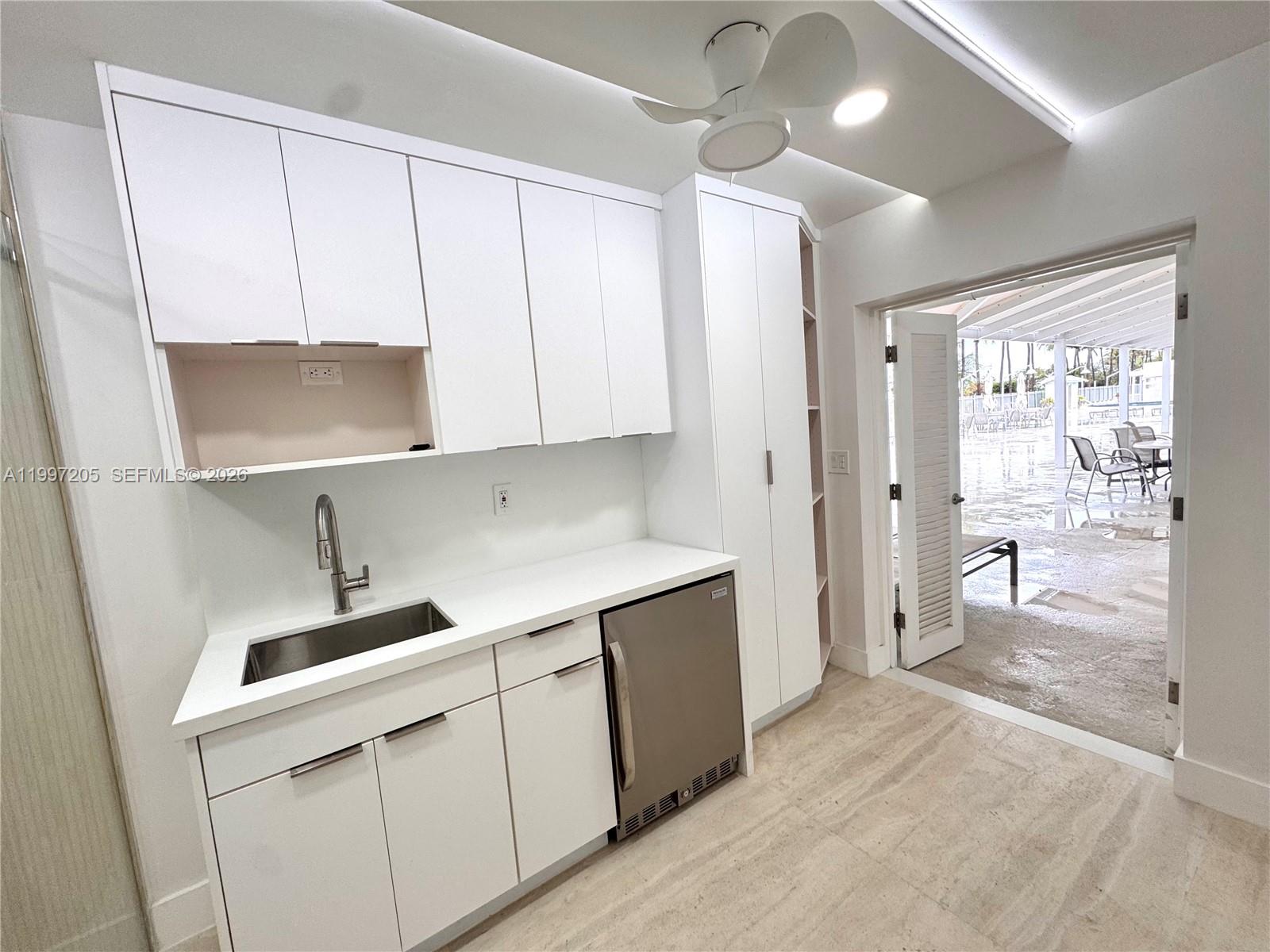 2899 Collins Ave #6 Miami Beach, FL 33140