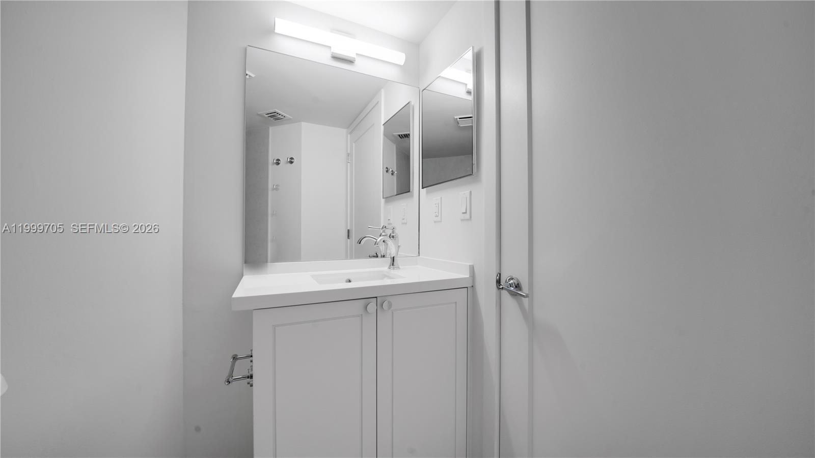 555 NE 34th St #2506 Miami, FL 33137
