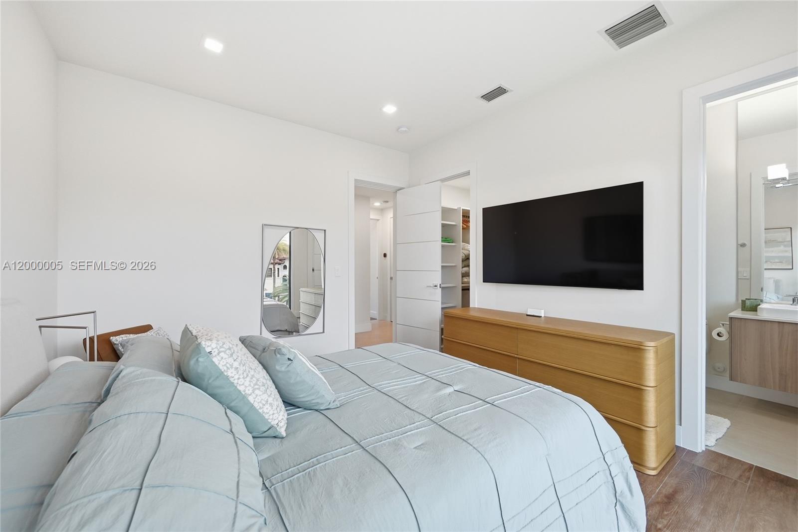 3300 NE 170th St North Miami Beach, FL 33160