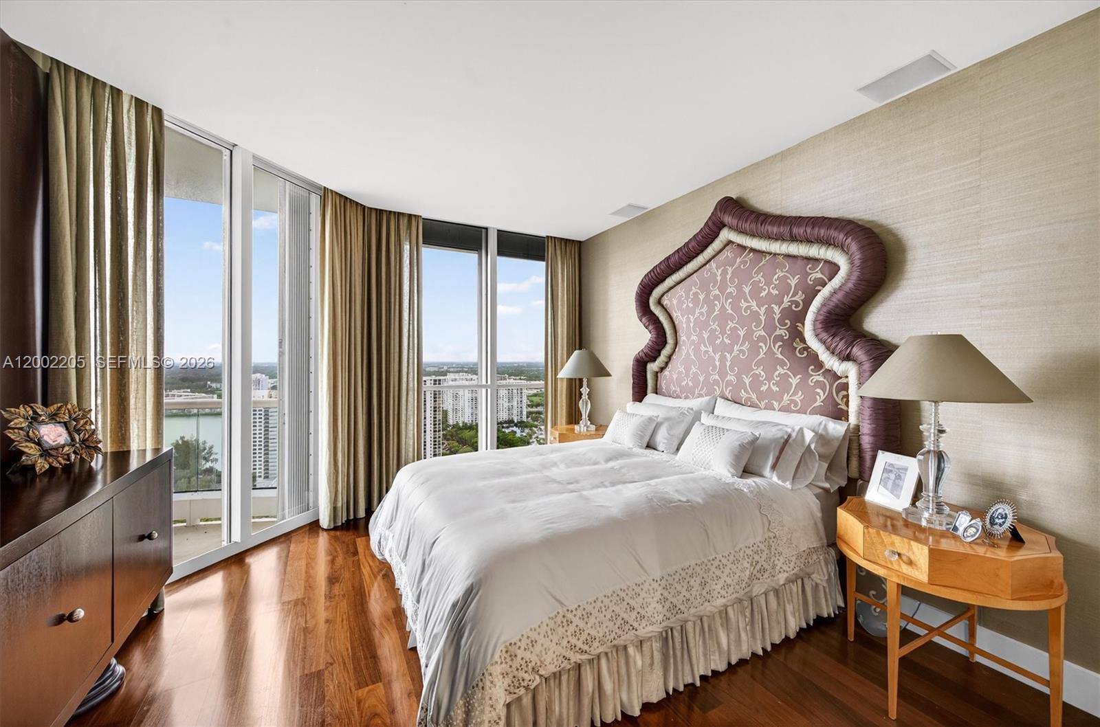 7000 Island Blvd #PH-02 Aventura, FL 33160