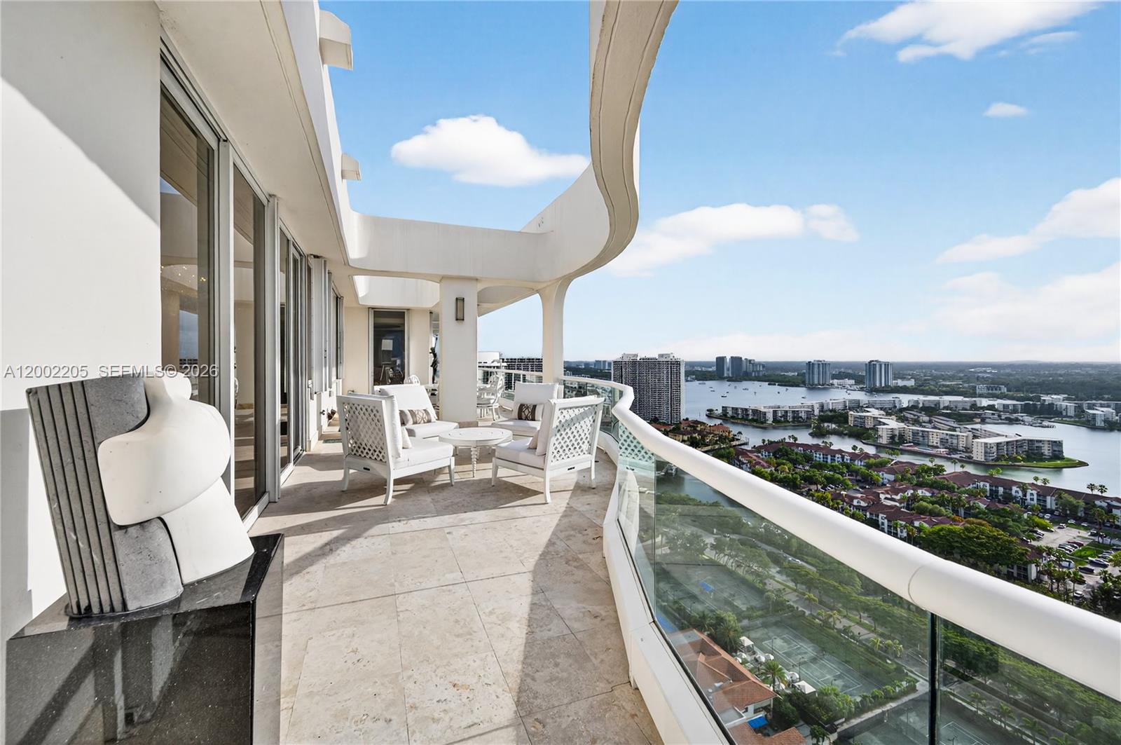 7000 Island Blvd #PH-02 Aventura, FL 33160