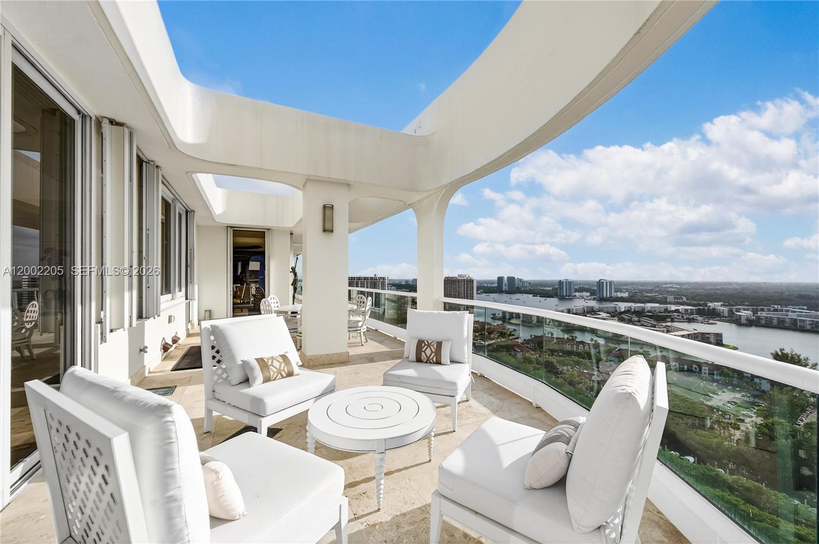 7000 Island Blvd #PH-02 Aventura, FL 33160