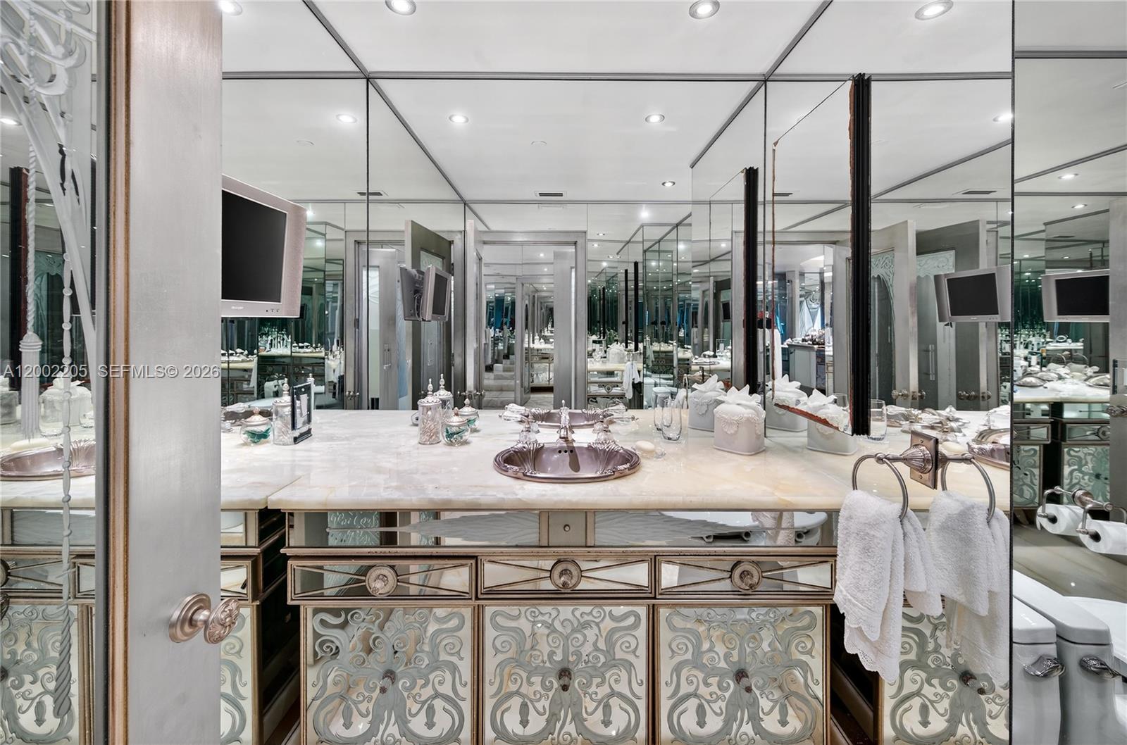 7000 Island Blvd #PH-02 Aventura, FL 33160