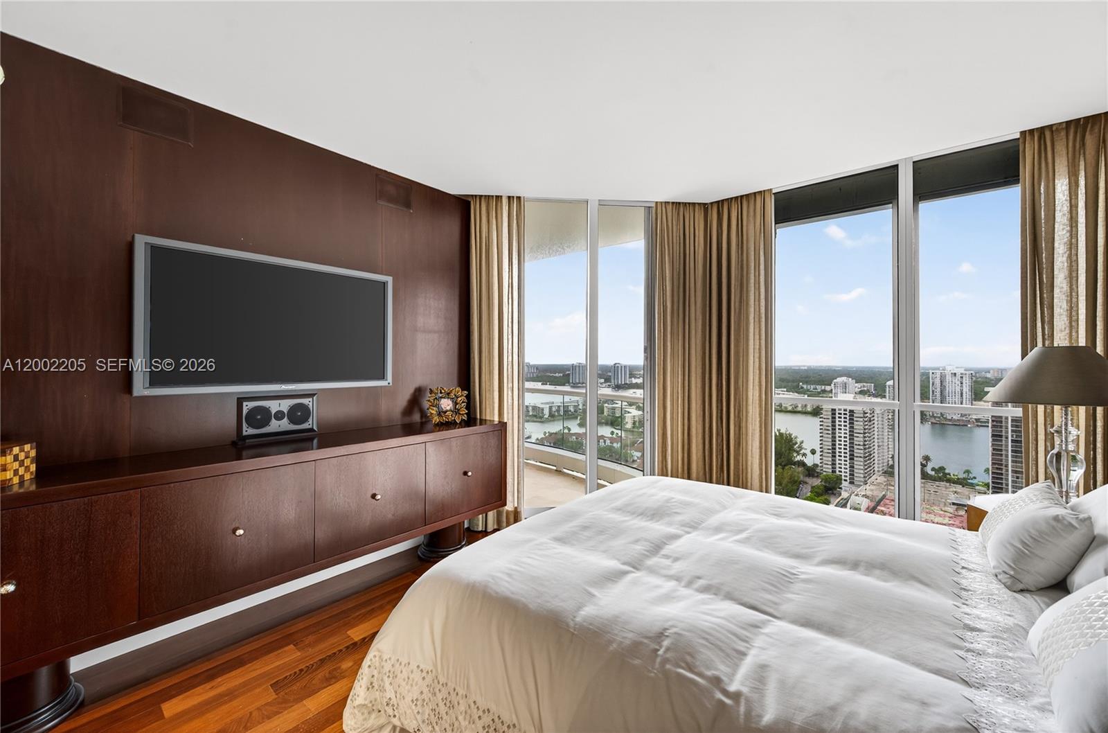 7000 Island Blvd #PH-02 Aventura, FL 33160