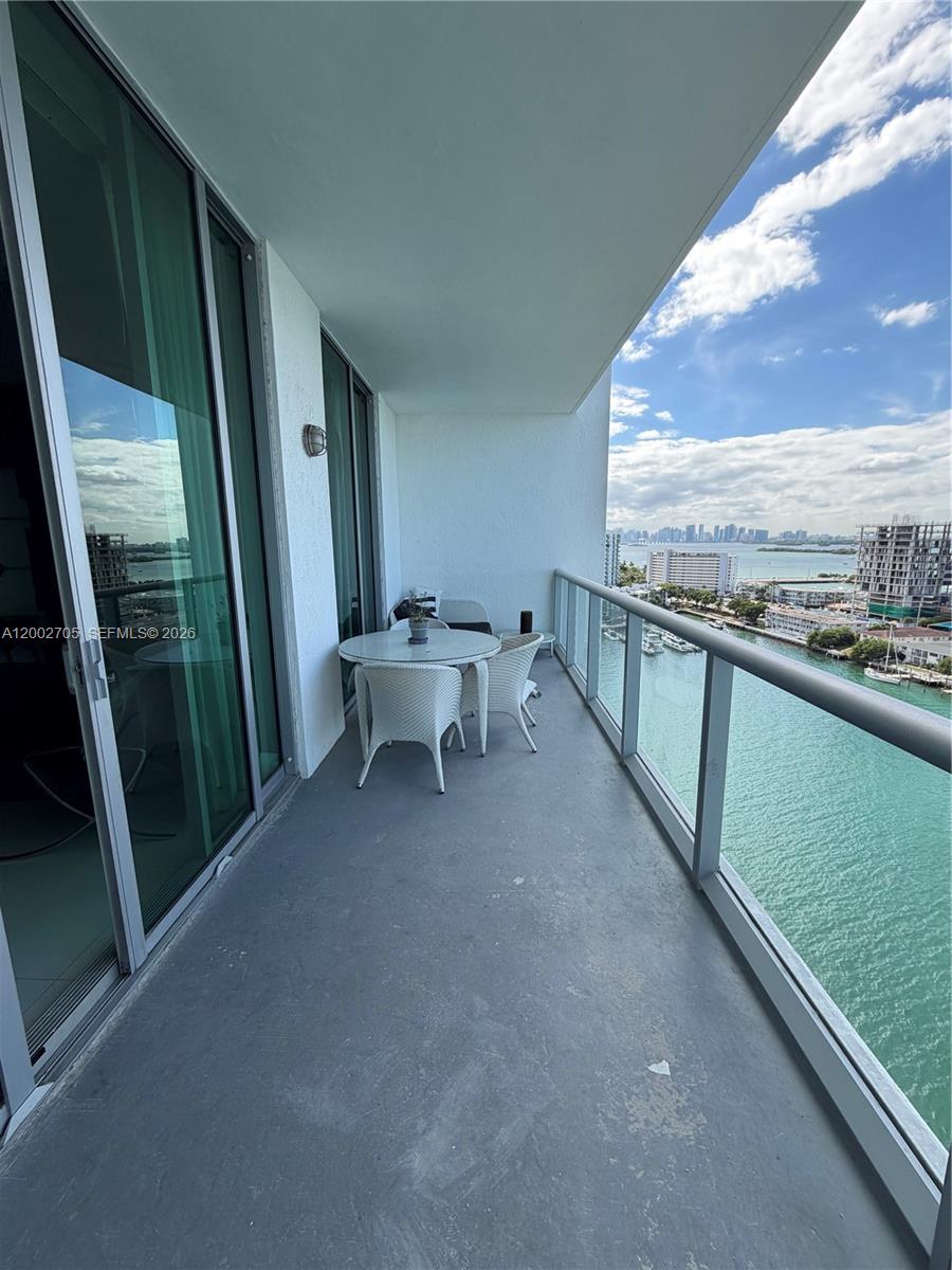 image Eloquence on the Bay19
