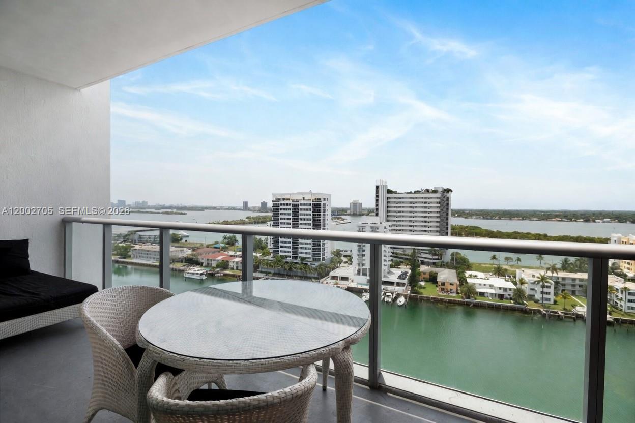 image Eloquence on the Bay7