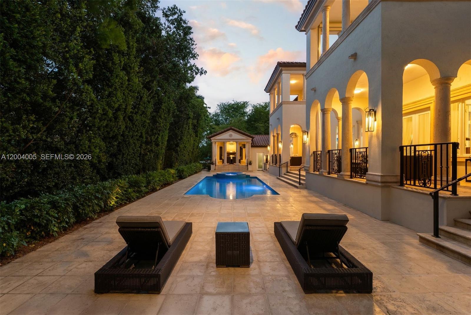 255 Cocoplum Rd Coral Gables, FL 33143