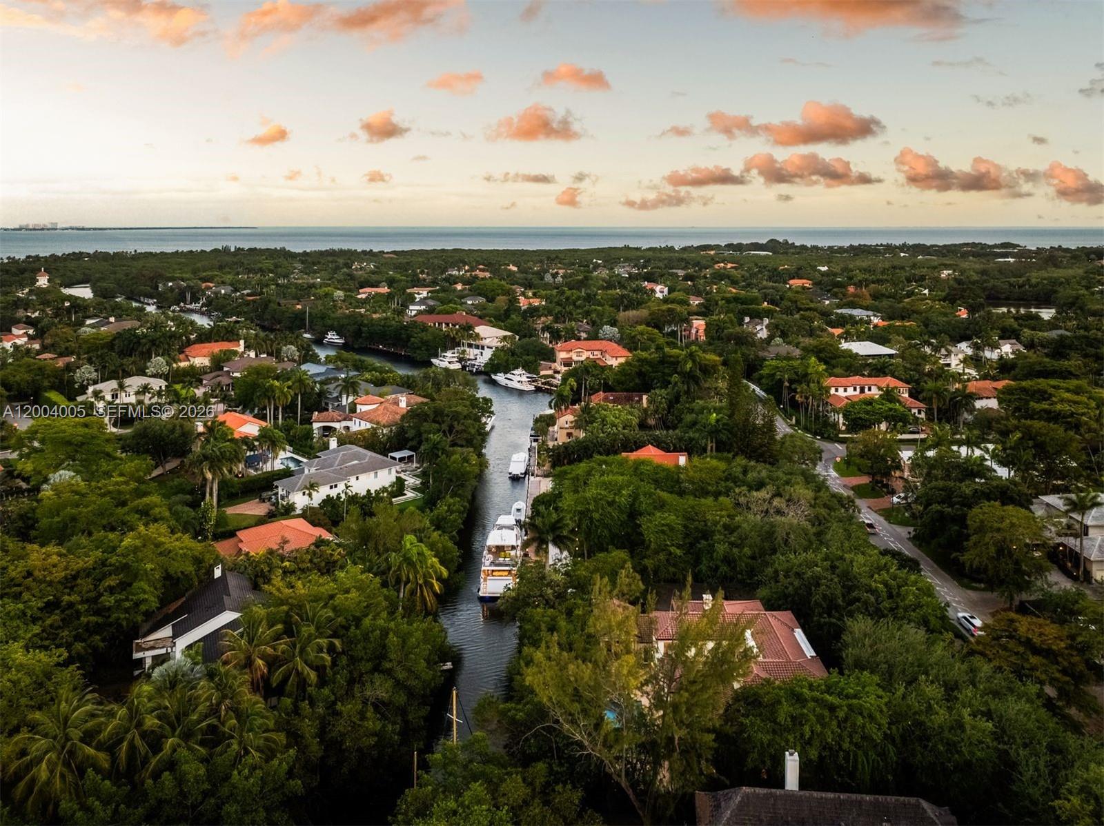 255 Cocoplum Rd Coral Gables, FL 33143