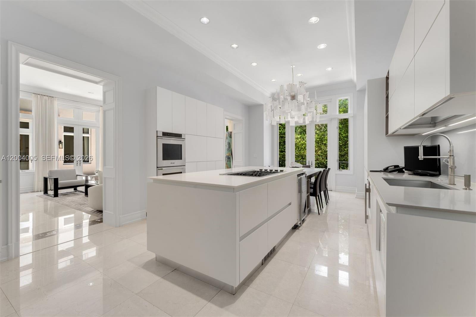 255 Cocoplum Rd Coral Gables, FL 33143