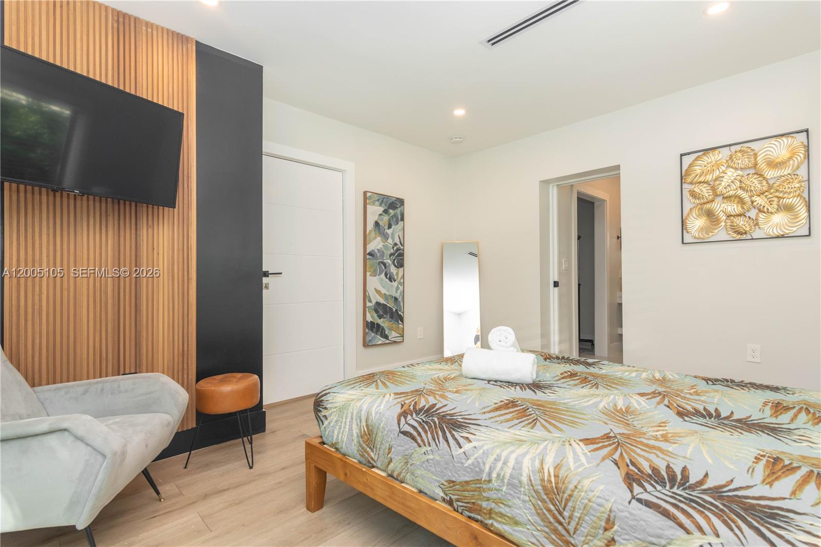 2360 SW 12th St Miami, FL 33135