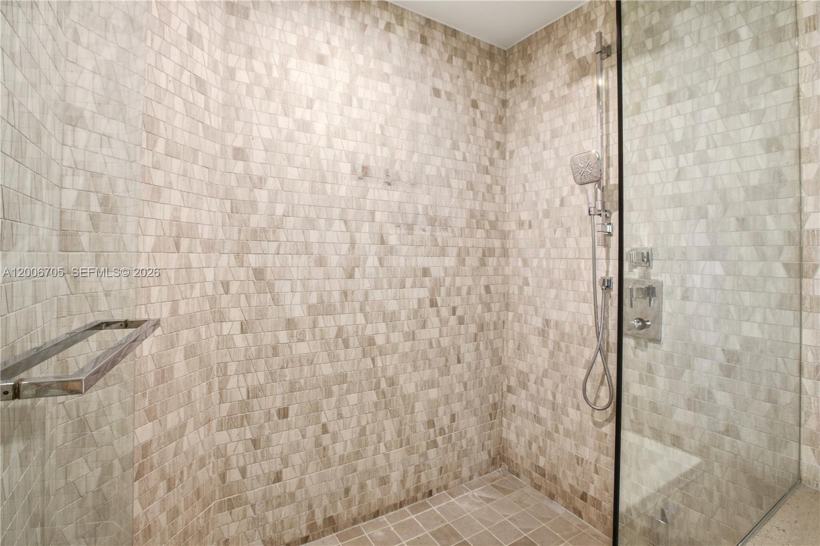 68 SE 6th St #2701 Miami, FL 33131