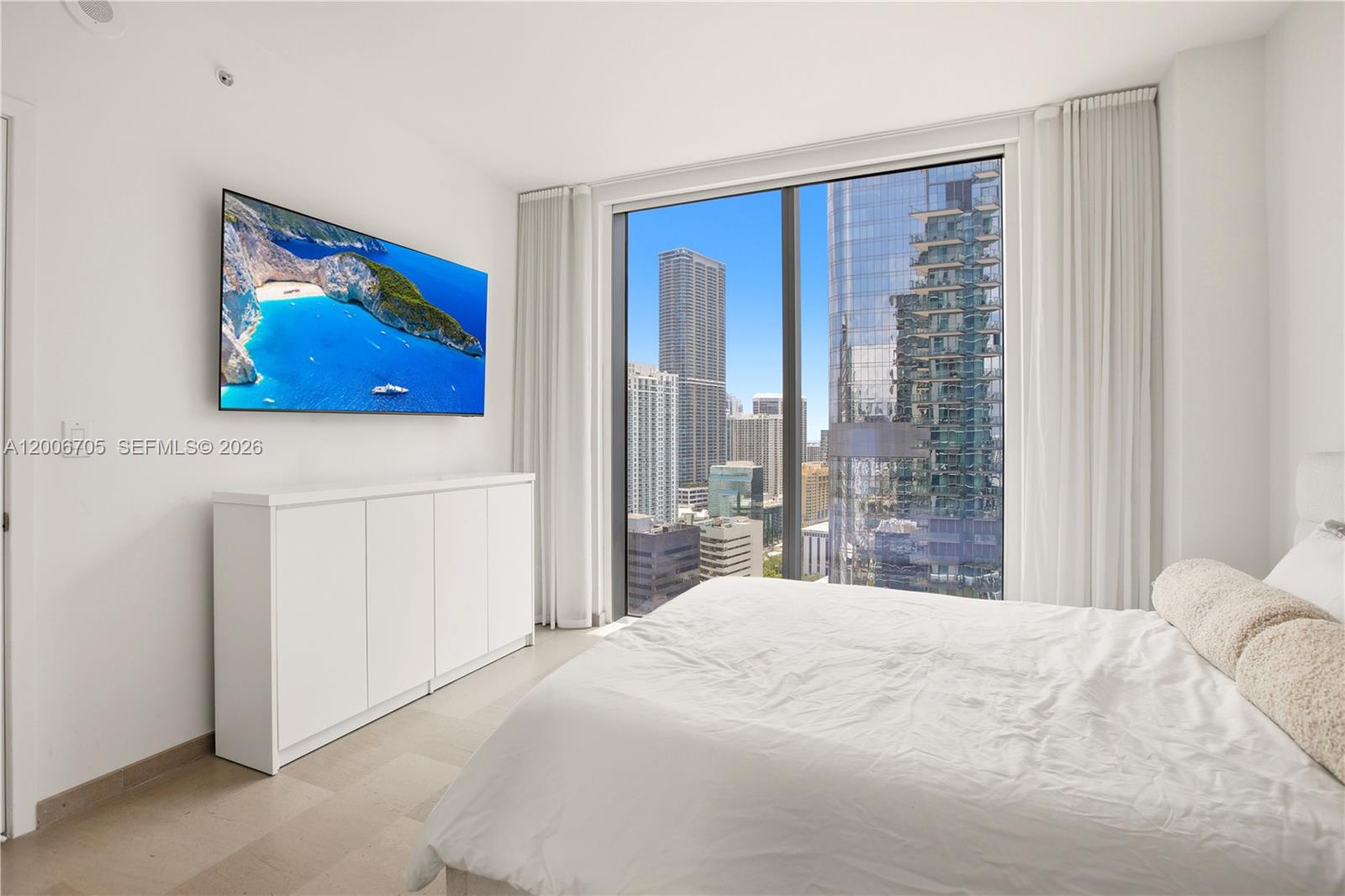 68 SE 6th St #2701 Miami, FL 33131