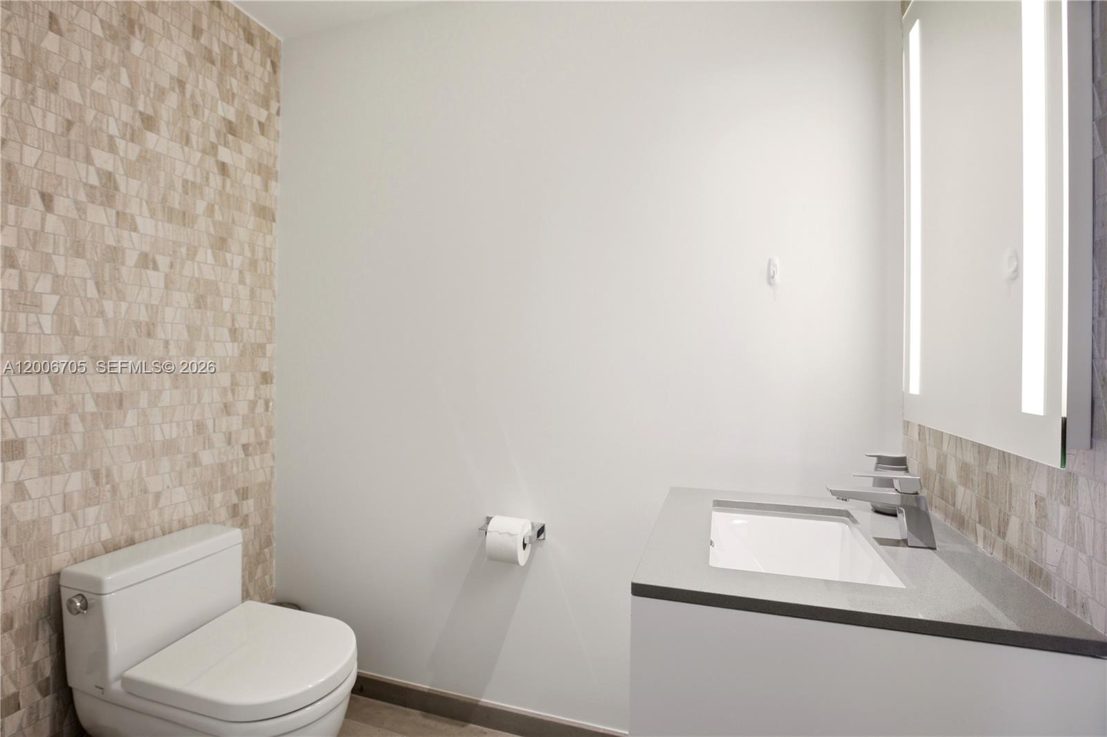 68 SE 6th St #2701 Miami, FL 33131