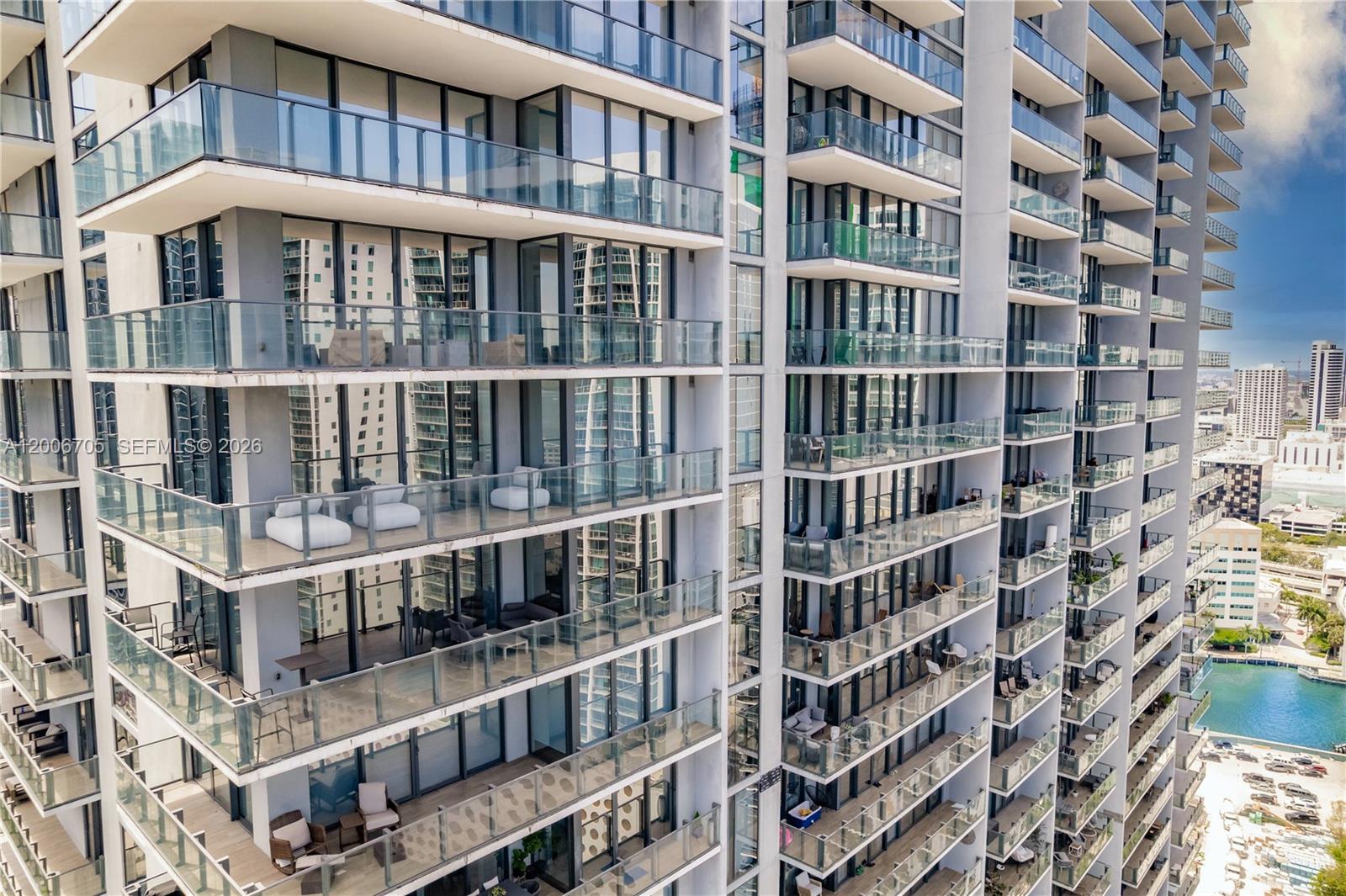 68 SE 6th St #2701 Miami, FL 33131