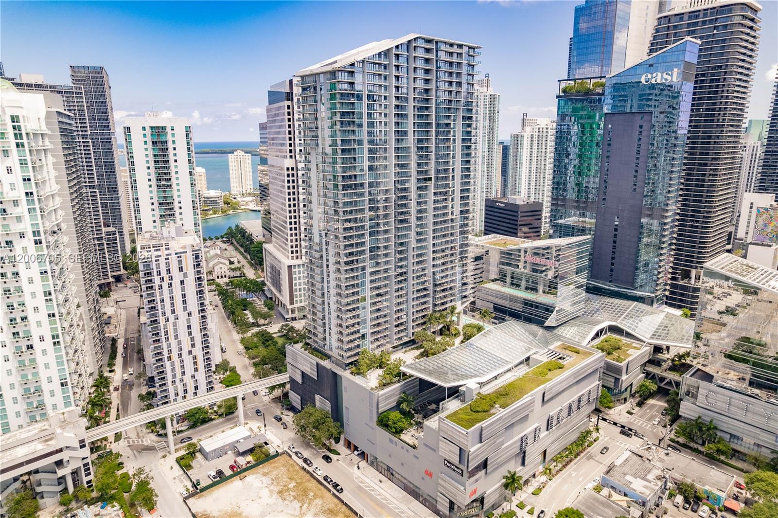 68 SE 6th St #2701 Miami, FL 33131