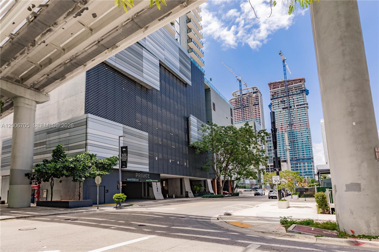 68 SE 6th St #2701 Miami, FL 33131