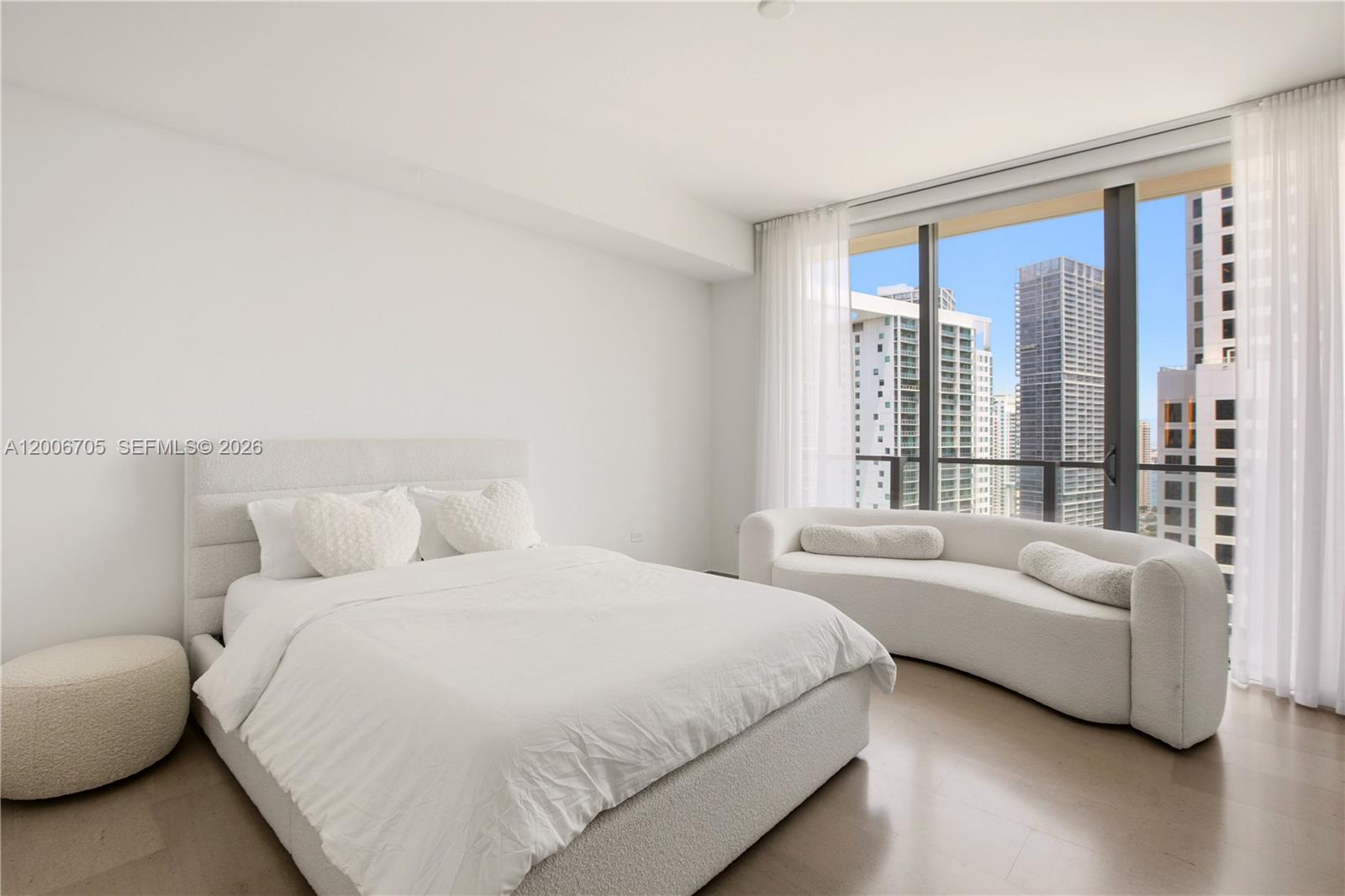 68 SE 6th St #2701 Miami, FL 33131