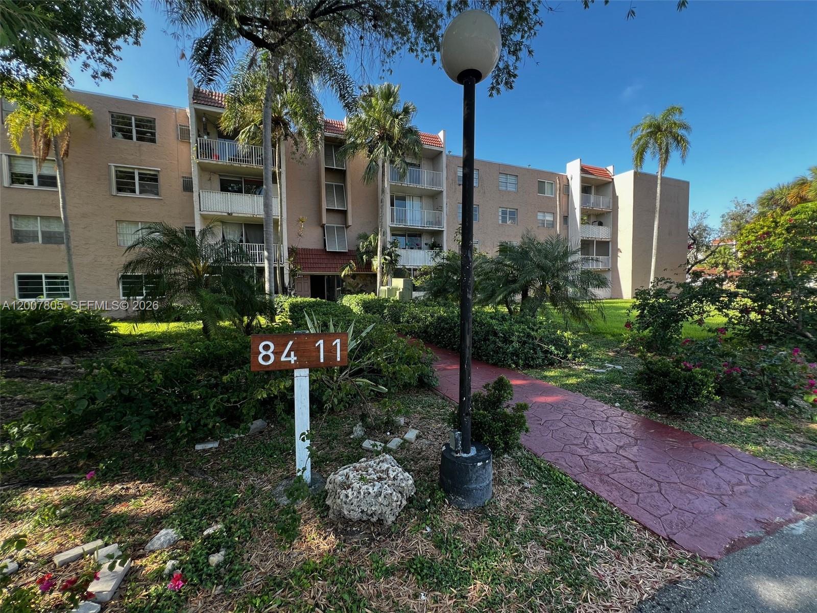 8411 NW 8th St #105 Miami, FL 33126