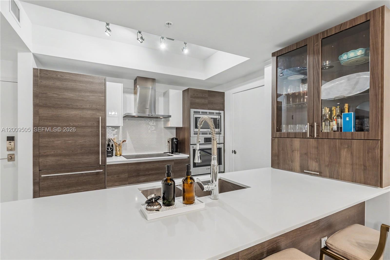 301 Altara Ave #822 Coral Gables, FL 33146