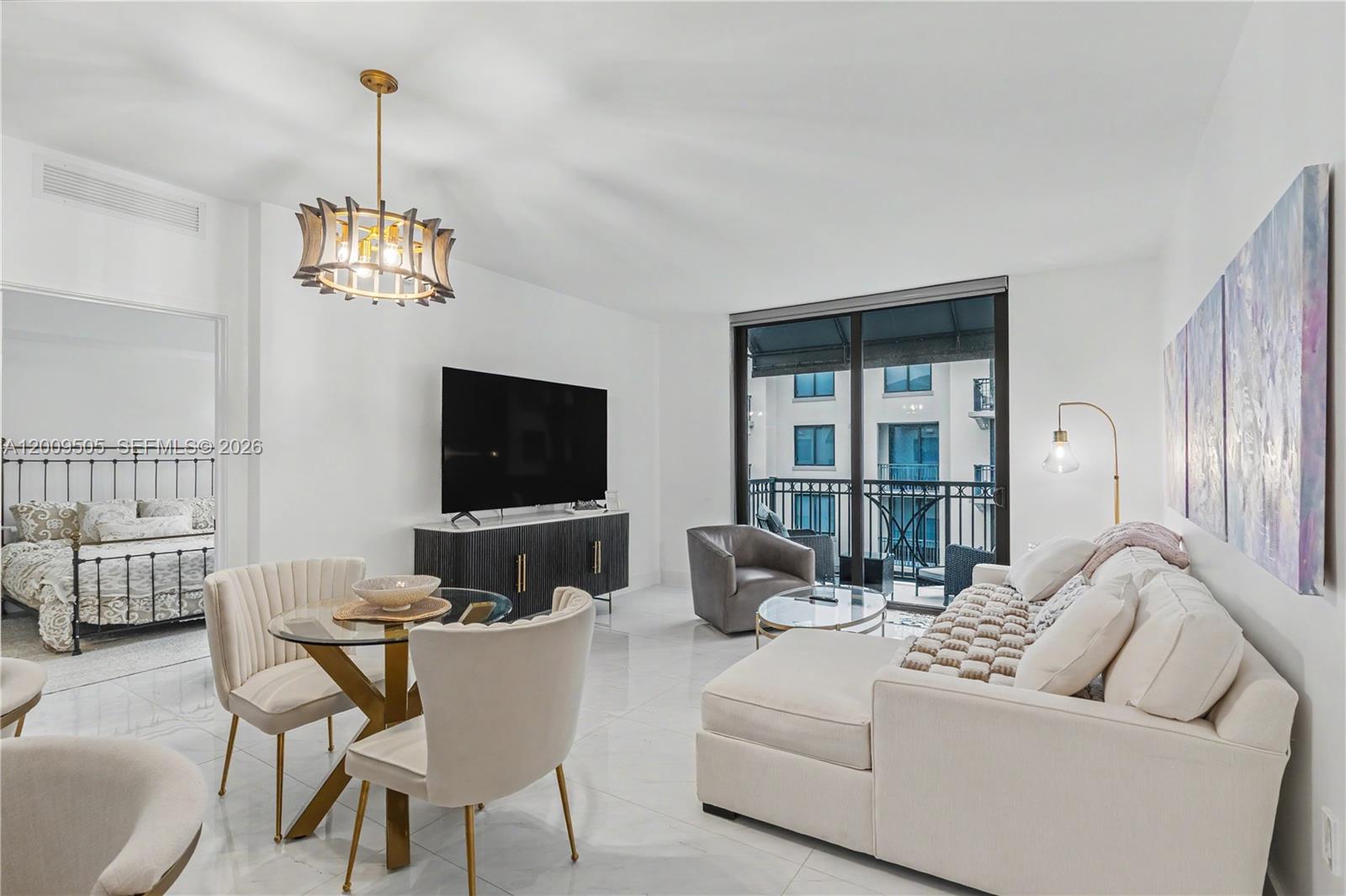 301 Altara Ave #822 Coral Gables, FL 33146
