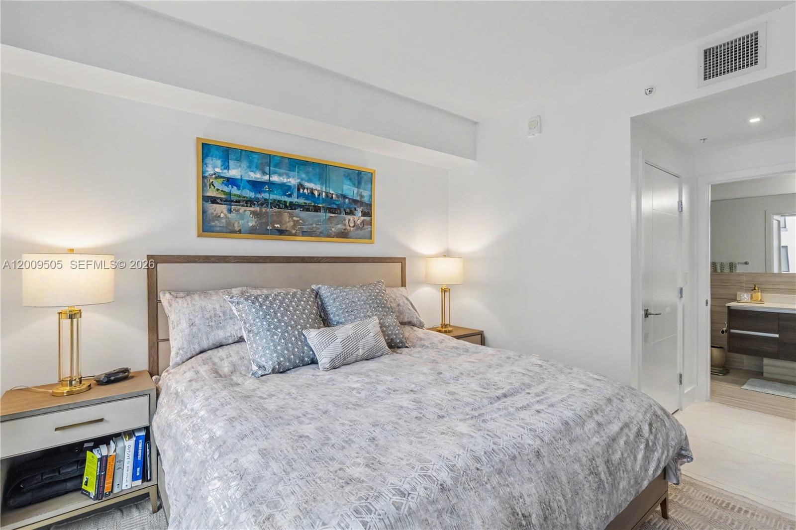 301 Altara Ave #822 Coral Gables, FL 33146