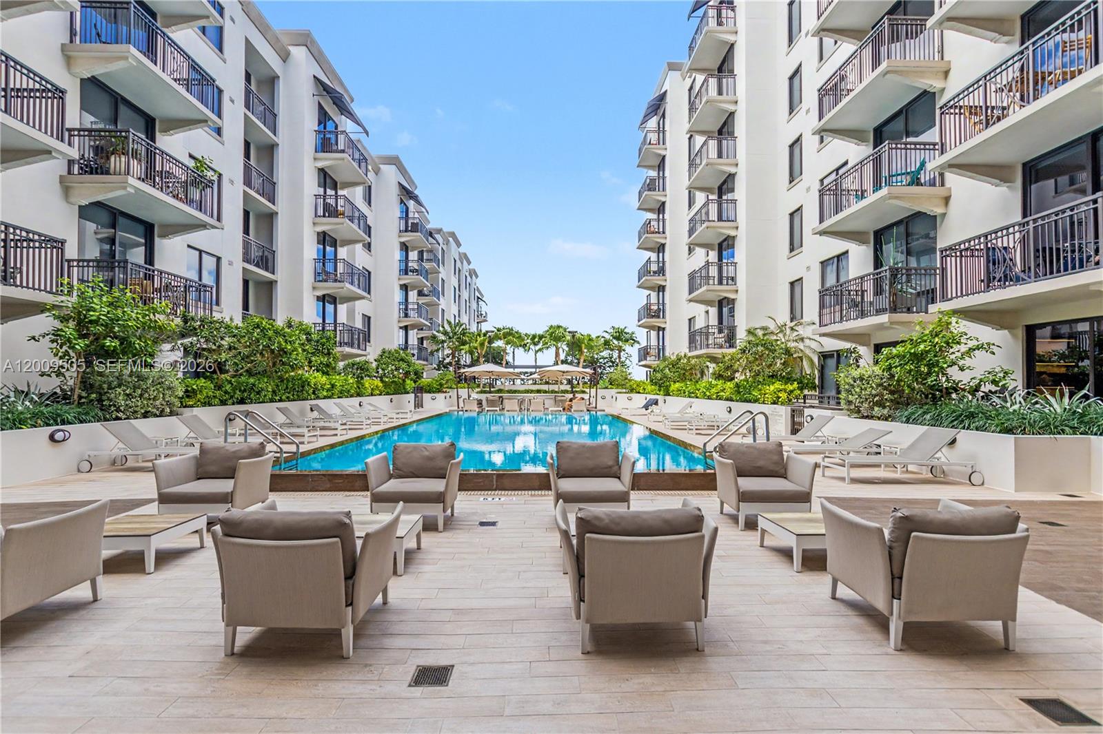 301 Altara Ave #822 Coral Gables, FL 33146