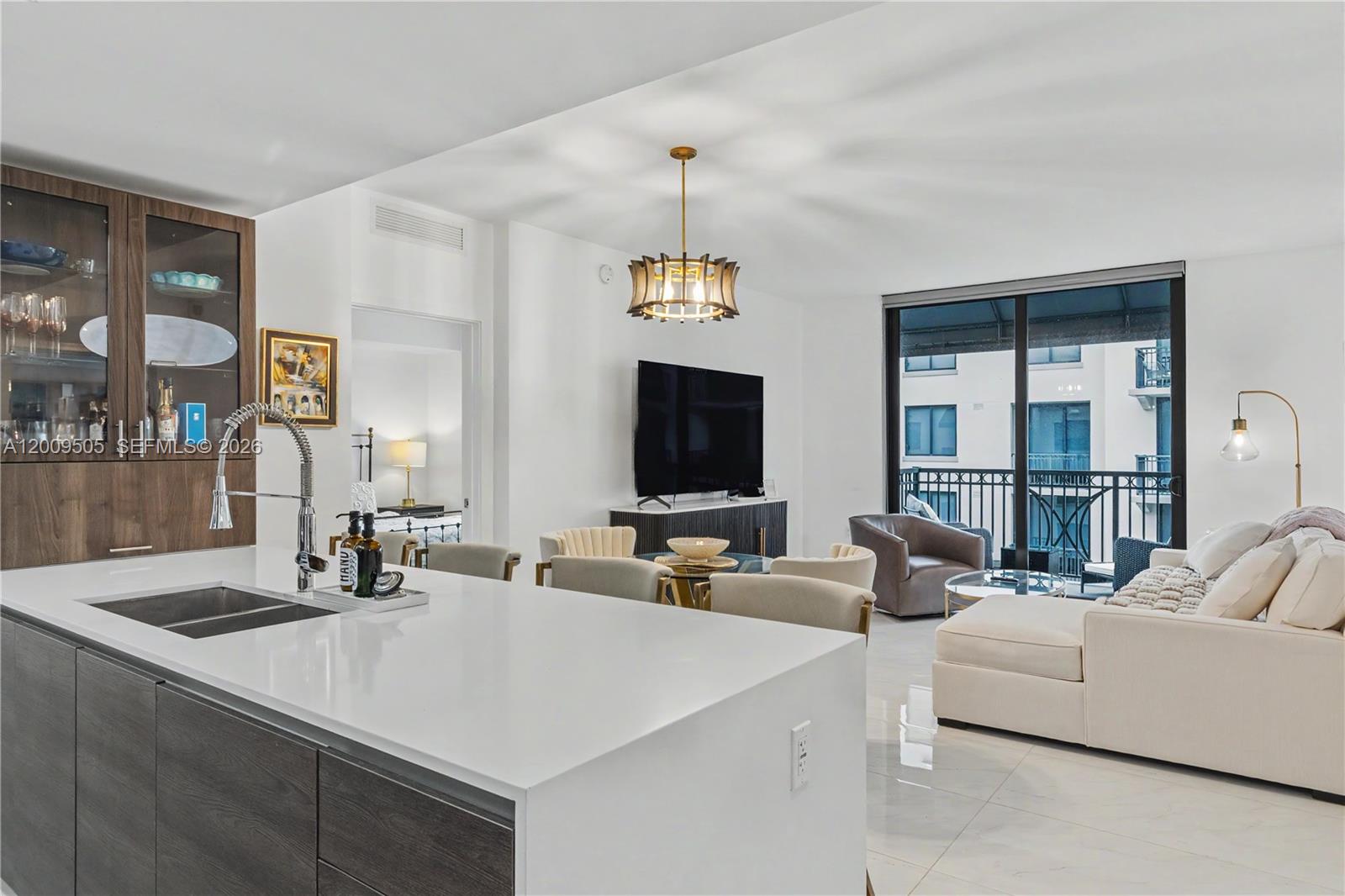 301 Altara Ave #822 Coral Gables, FL 33146