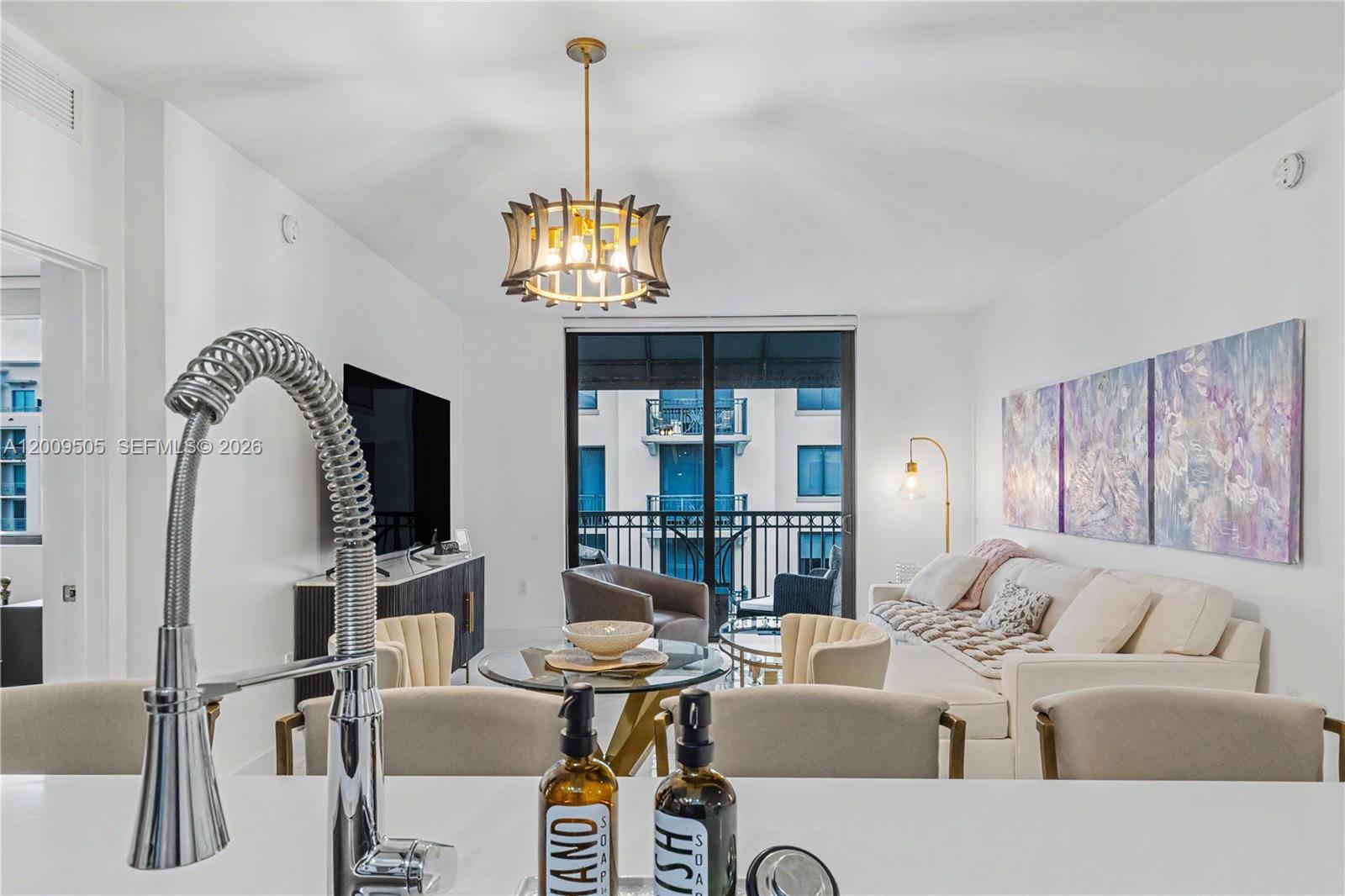 301 Altara Ave #822 Coral Gables, FL 33146