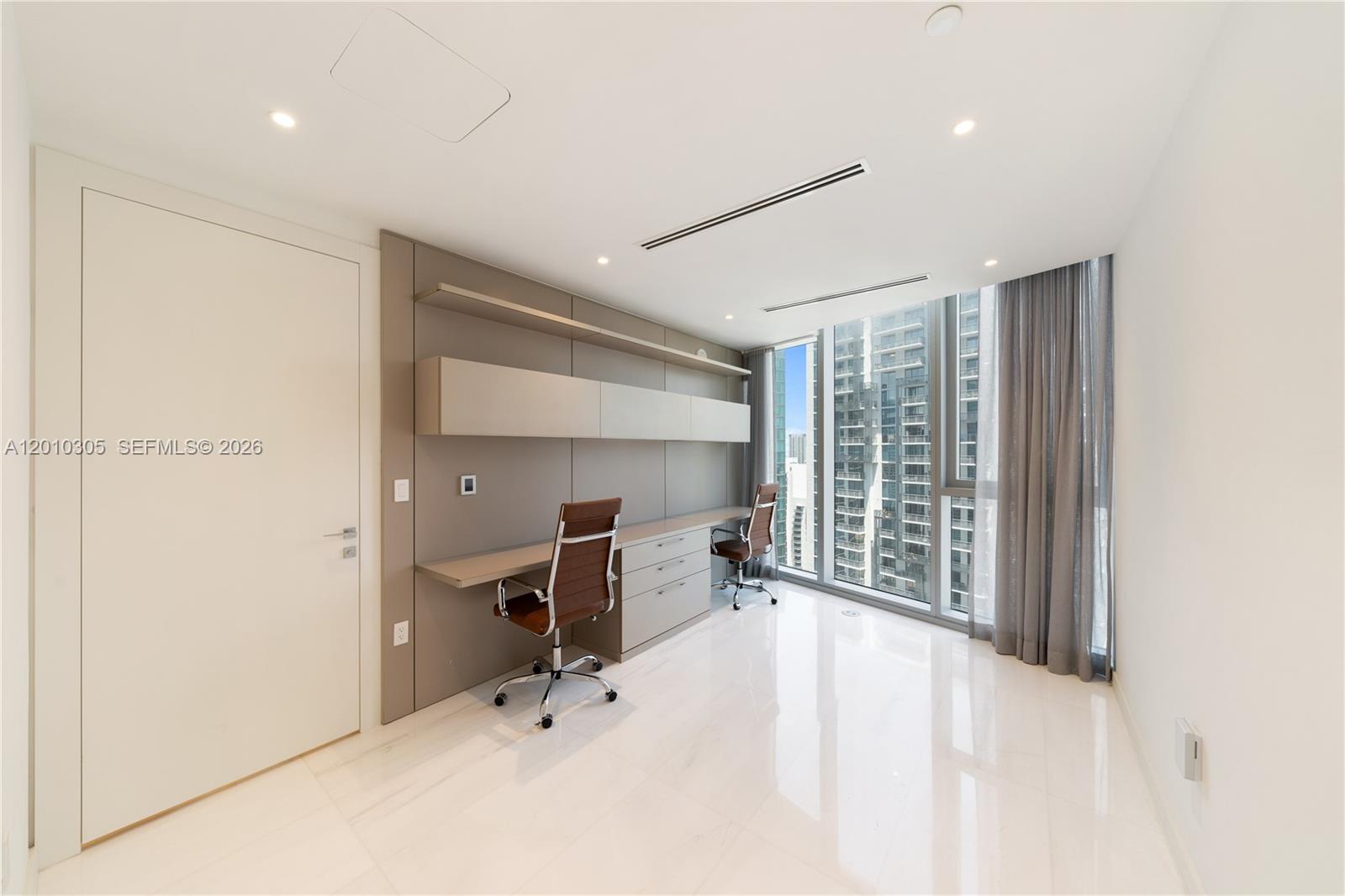 300 Biscayne Blvd Way #3503C Miami, FL 33131