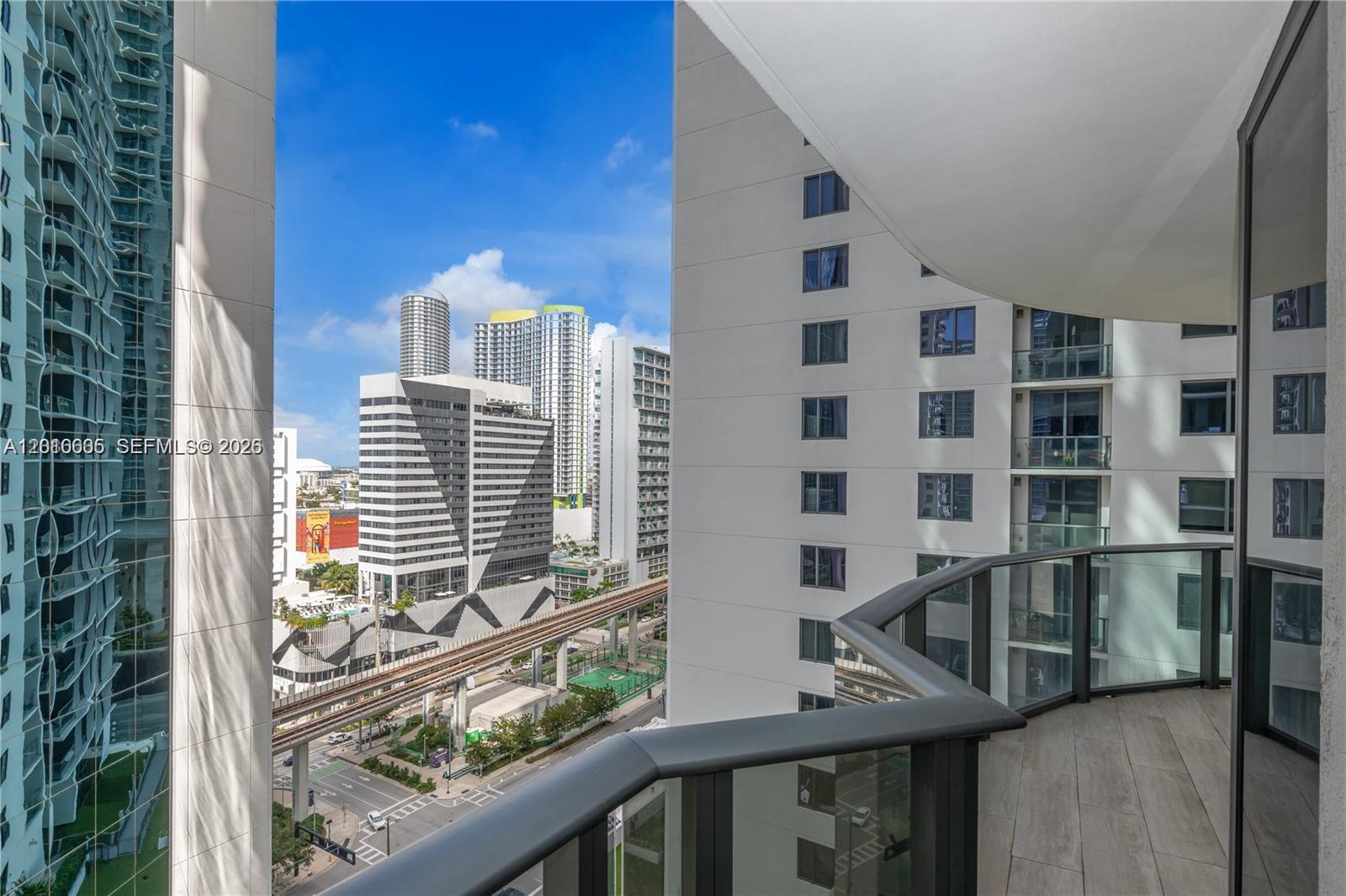 image Brickell Heights West30