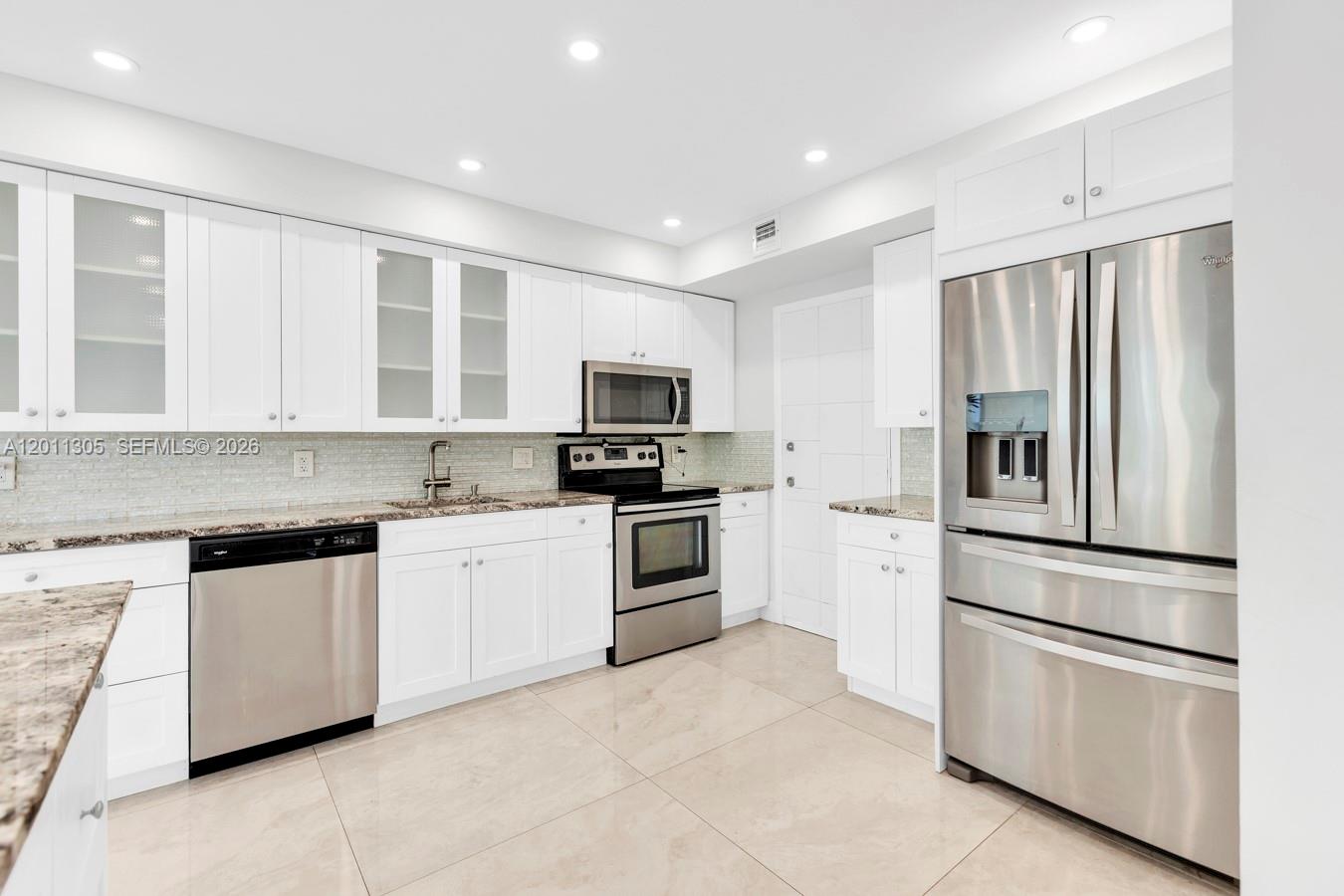 300 Diplomat Pkwy #204