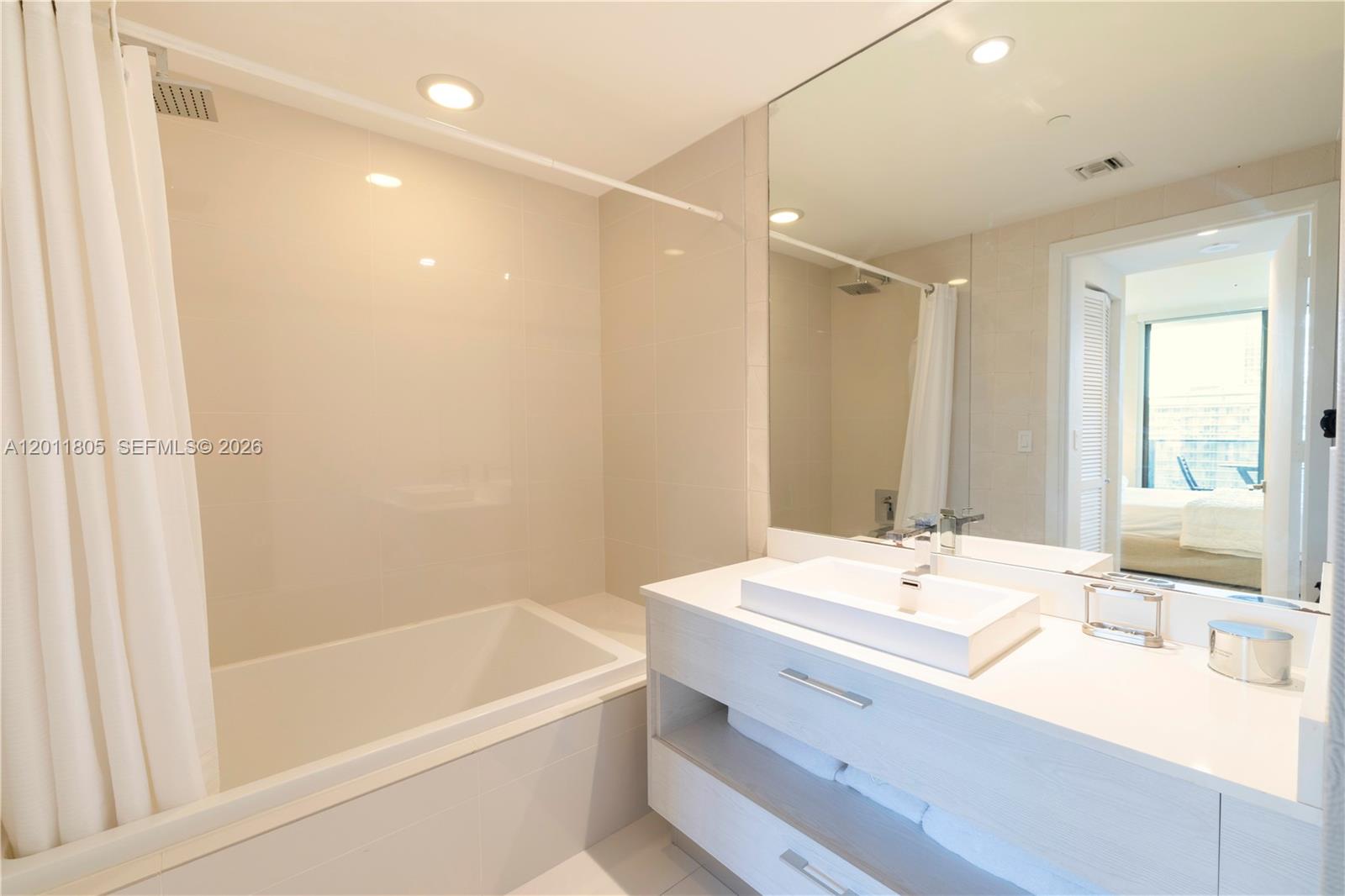image Brickell Heights West14