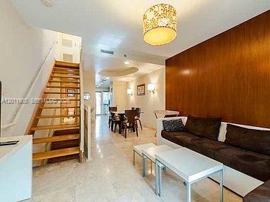 208 Washington Ave #11