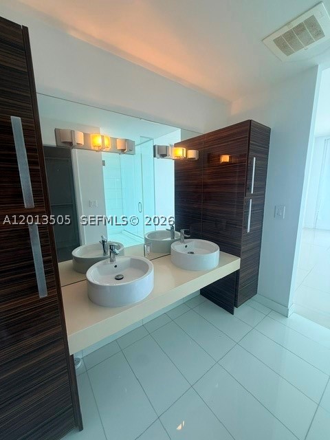image Paramount Bay16