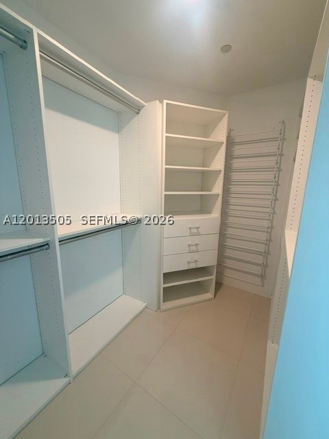 image Paramount Bay19