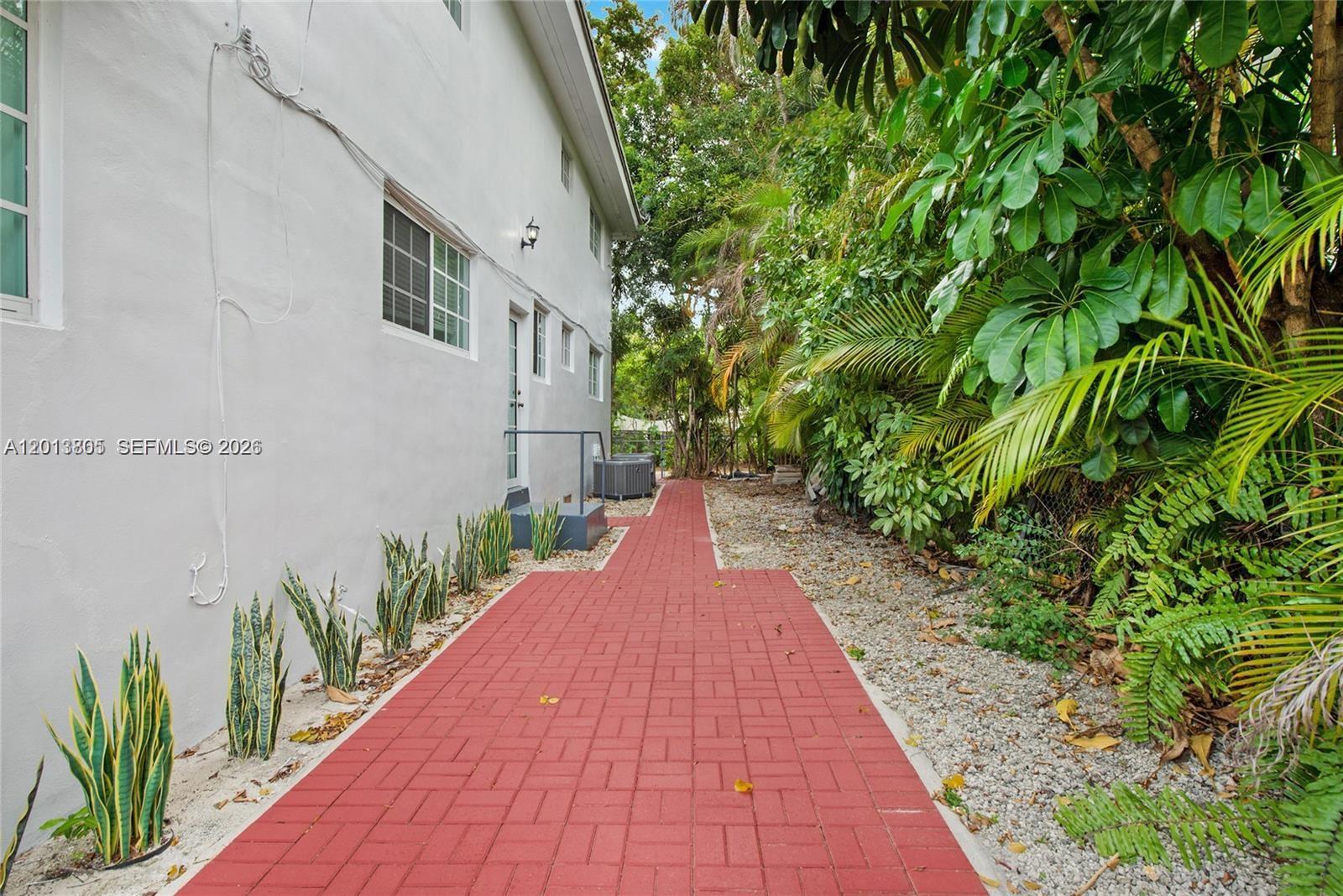 3808 Ponce De Leon Blvd Coral Gables, FL 33134