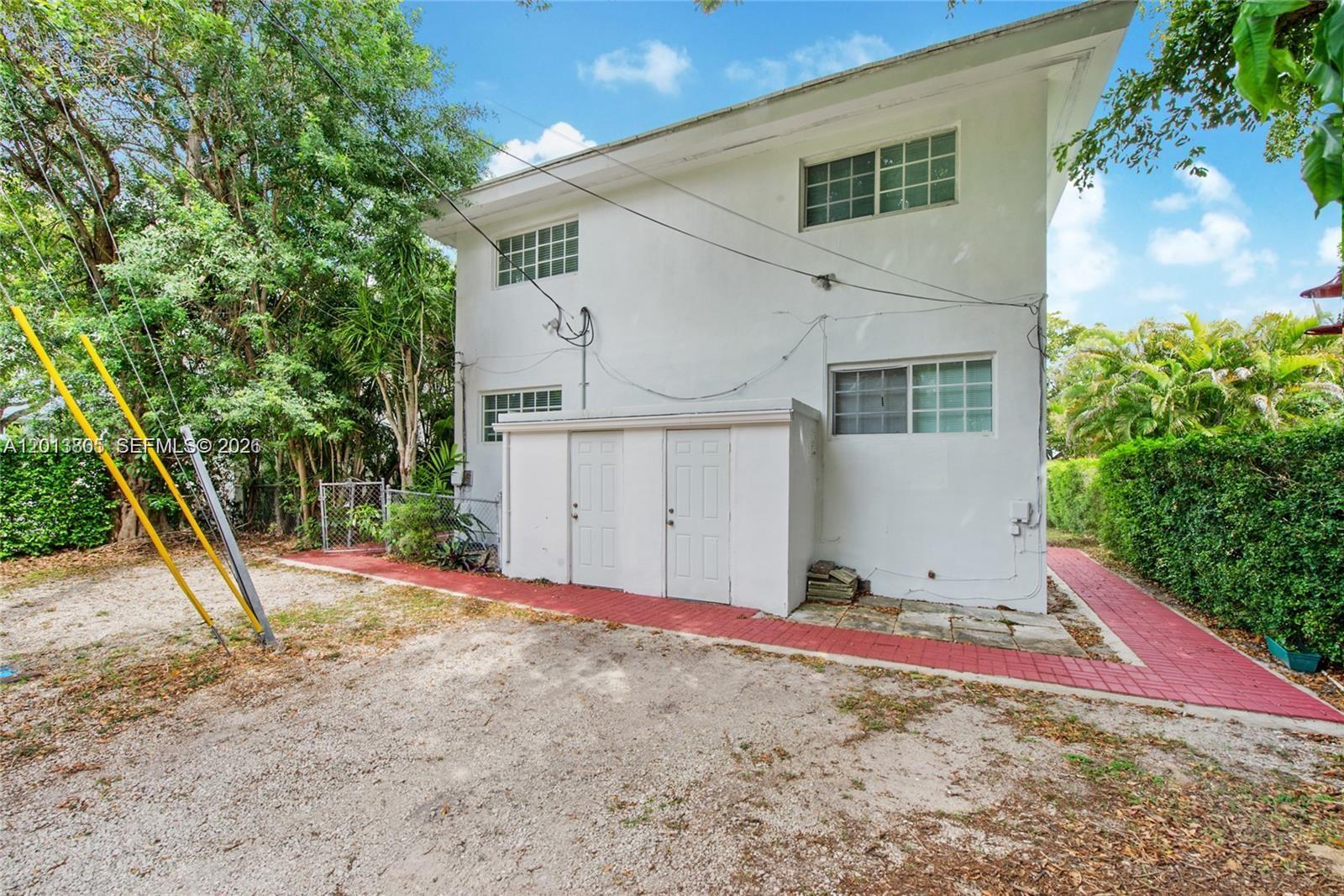 3808 Ponce De Leon Blvd Coral Gables, FL 33134