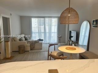 401 Ocean Dr #525