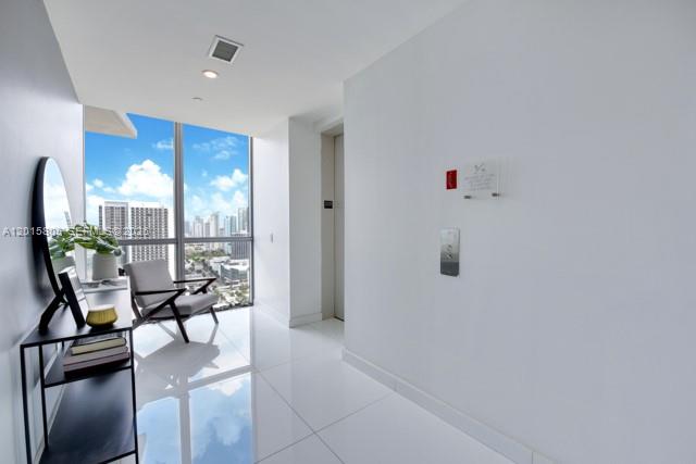 1100 Biscayne Blvd #3205 Miami, FL 33132