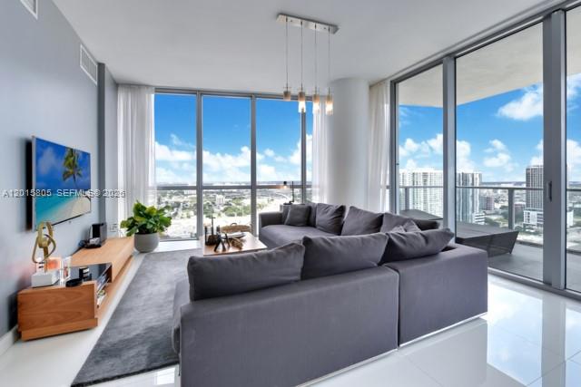 1100 Biscayne Blvd #3205 Miami, FL 33132
