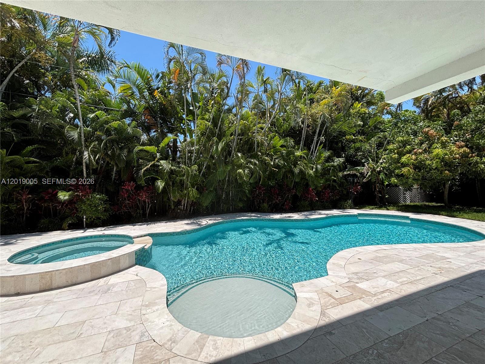 6220 SW 144th St Coral Gables, FL 33158