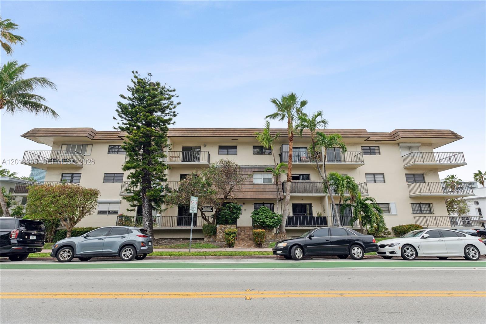 950 Euclid Ave #201